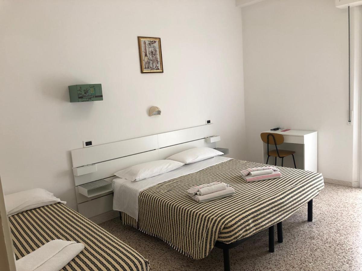 Hotel Argo Rimini Exterior photo