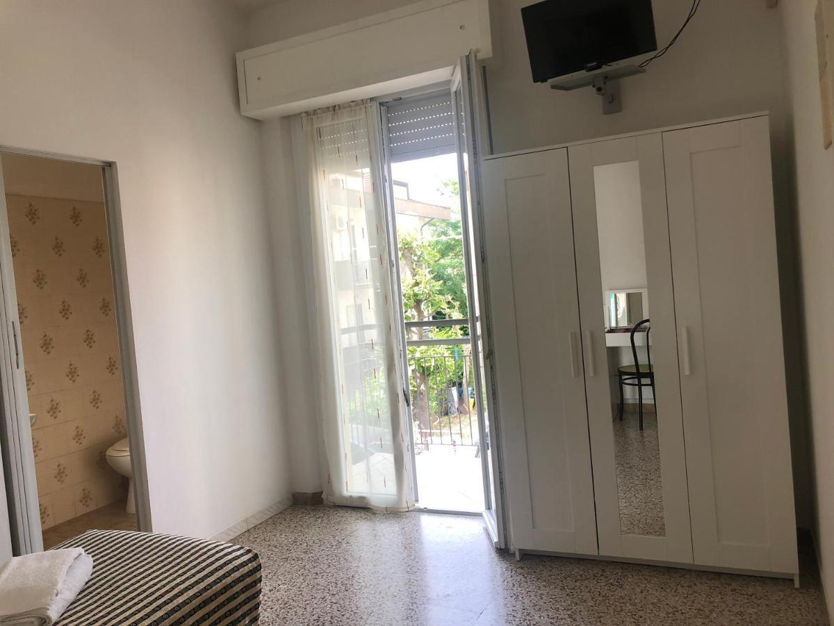 Hotel Argo Rimini Exterior photo